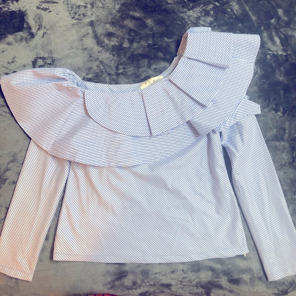 Luxe by Stylekeepers Blue Ruffle Blouse Size M NWOT